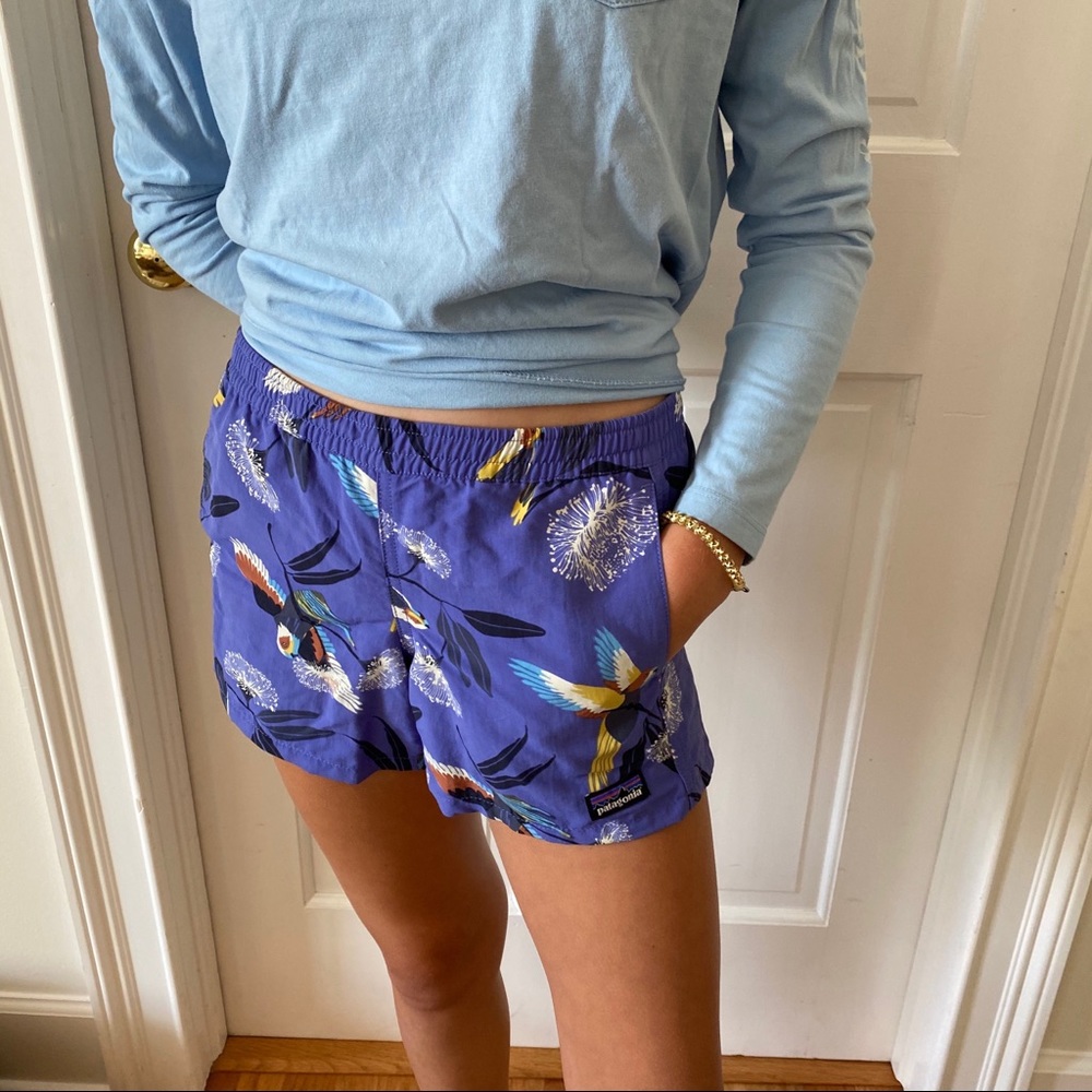 Girls Patagonia Baggies Size L shorts